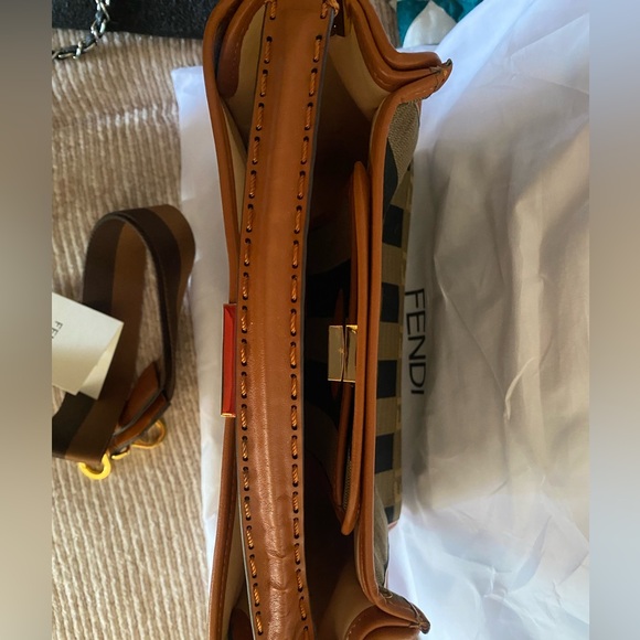 FENDI Peekaboo ISeeU - Picture 8 of 16